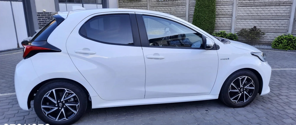 Toyota Yaris cena 78000 przebieg: 6302, rok produkcji 2022 z Szamocin małe 79